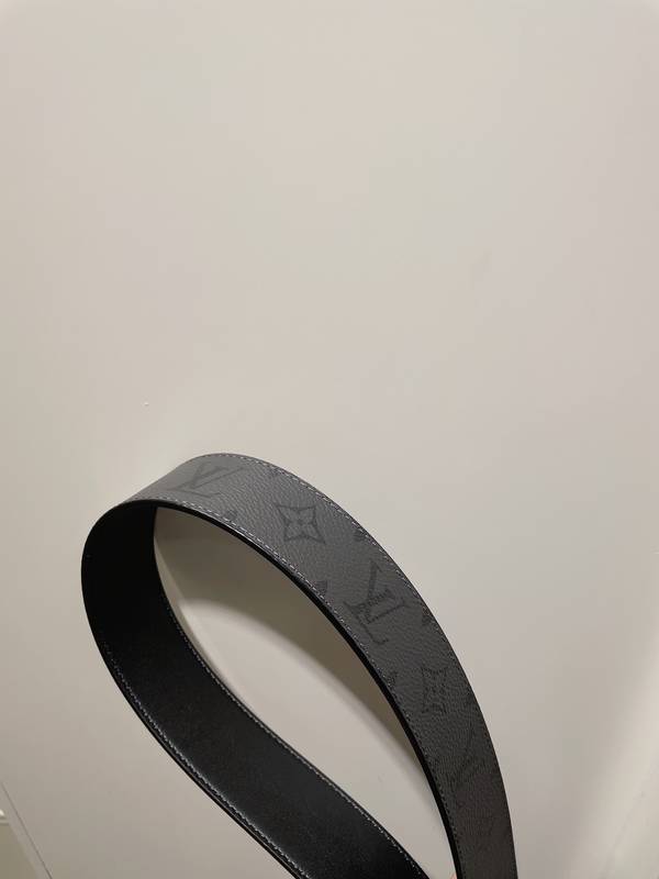 Louis Vuitton 40MM Belt LVB00374